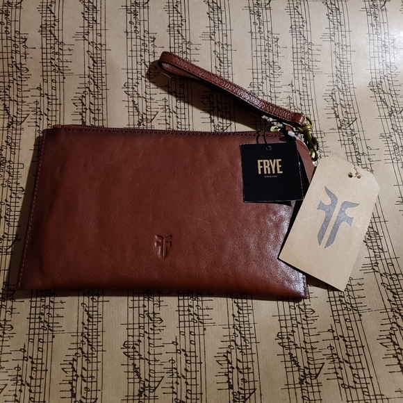Frye Handbags - Frye | 100% Leather NWT Cognac Wristlet $158